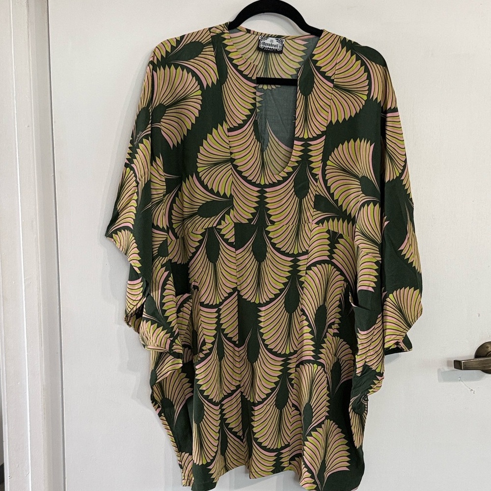 Manuhealii Dark Green Fan-Print Dress